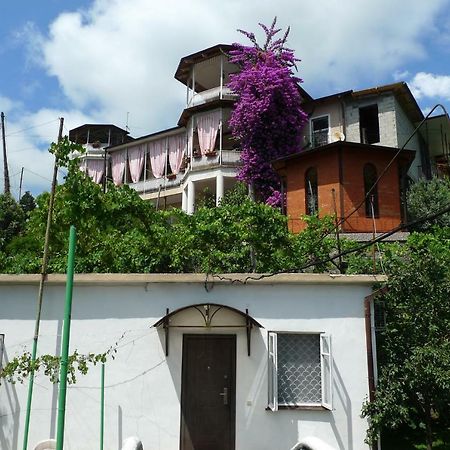 Old Town Guesthouse Σουχούμι Εξωτερικό φωτογραφία