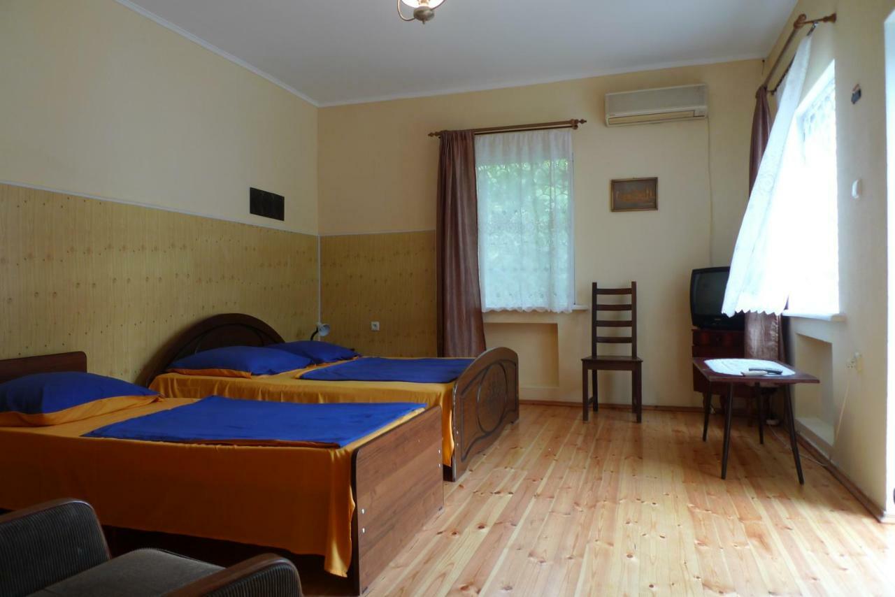 Old Town Guesthouse Σουχούμι Εξωτερικό φωτογραφία