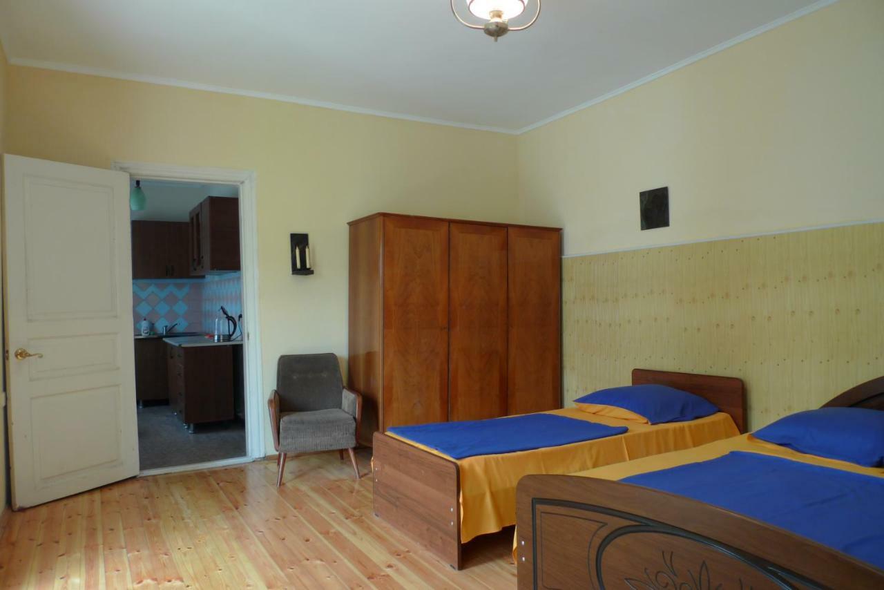 Old Town Guesthouse Σουχούμι Εξωτερικό φωτογραφία
