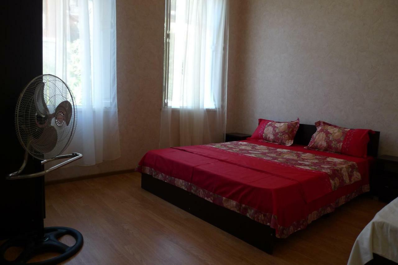Old Town Guesthouse Σουχούμι Εξωτερικό φωτογραφία
