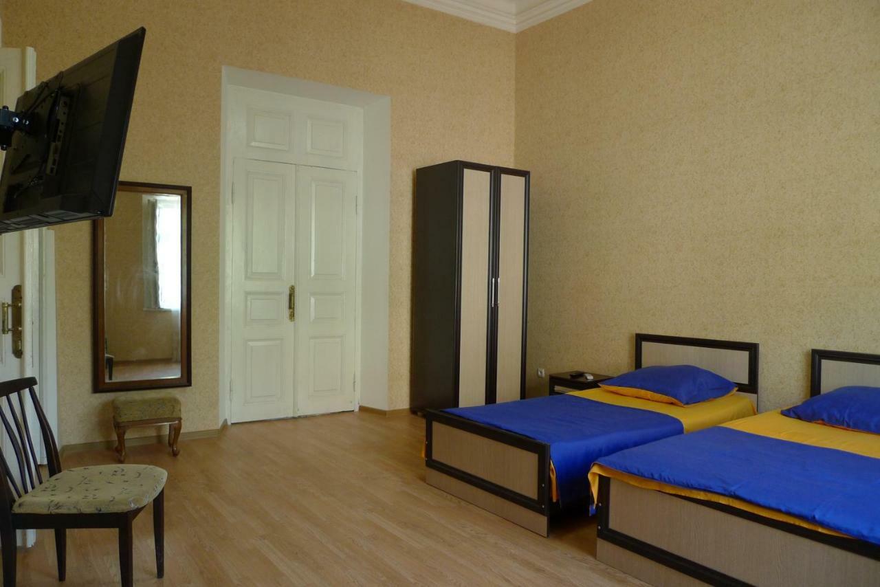 Old Town Guesthouse Σουχούμι Εξωτερικό φωτογραφία
