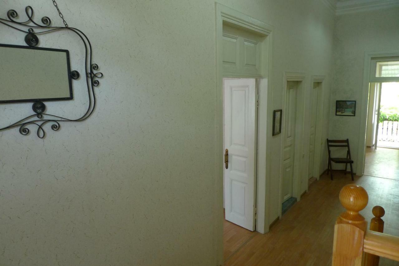 Old Town Guesthouse Σουχούμι Εξωτερικό φωτογραφία